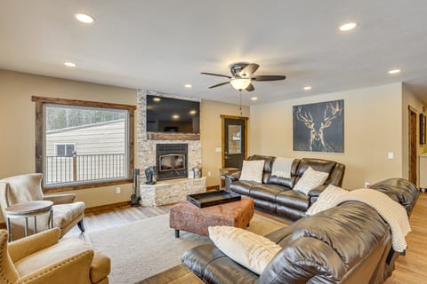 Black Hills Vacation Lodge: New Home! Just Opened! House in Black Hills