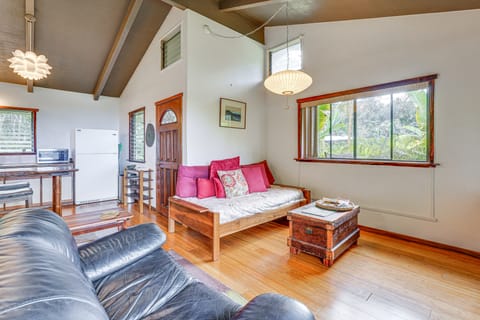 2 Mi to Beach & Kona Coffee: Big Island Escape! House in Holualoa