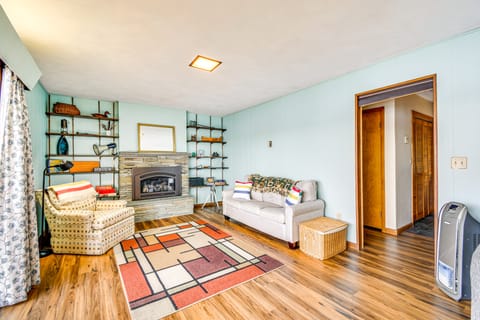 < 1 Mi to State Park: Trumansburg Cottage w/ Deck! Cottage in Cayuga Lake