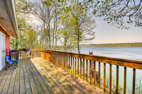 < 1 Mi to State Park: Trumansburg Cottage w/ Deck! Cottage in Cayuga Lake