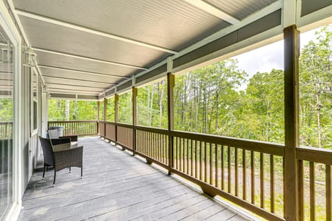 9 Mi to Dtwn Murphy: Secluded Tri-State Stay! House in Tennessee