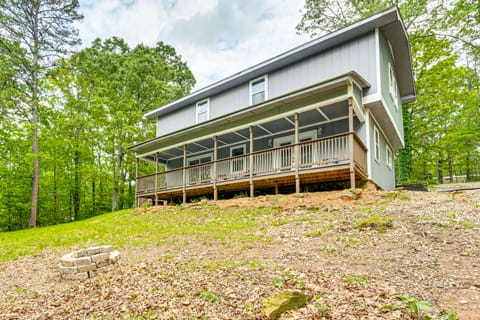 9 Mi to Dtwn Murphy: Secluded Tri-State Stay! House in Tennessee