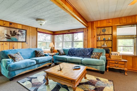 Walk to Wyalusing Beach: Cabin w/ River View! House in Iowa