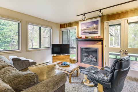 Walk to Sun Valley Village: Condo w/ Deck! Apartment in Ketchum