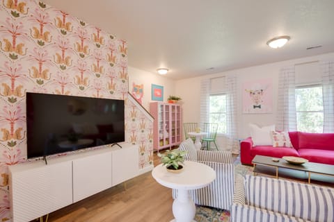 2 Mi to TBK Bank Sports Complex: Townhome w/ Patio Apartment in Bettendorf