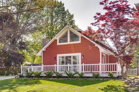 Walk to Reservoir: Cicero Home w/ Furnished Deck! House in Cicero