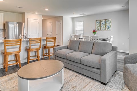 3 Mi to Shore: Family Townhome in Surfside Beach Apartment in Garden City