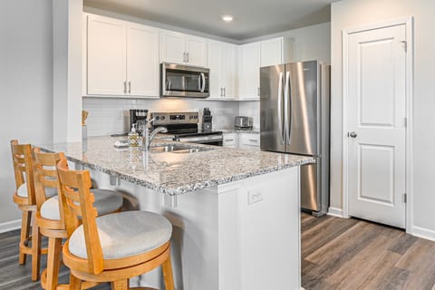 3 Mi to Shore: Family Townhome in Surfside Beach Apartment in Garden City