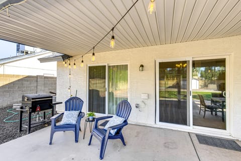 ‘Southwest Getaway’ w/ Fenced Yard in Chandler! House in Gilbert