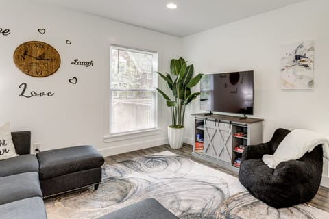 Walk to Downtown & Seneca Lake: Updated Retreat! House in Geneva