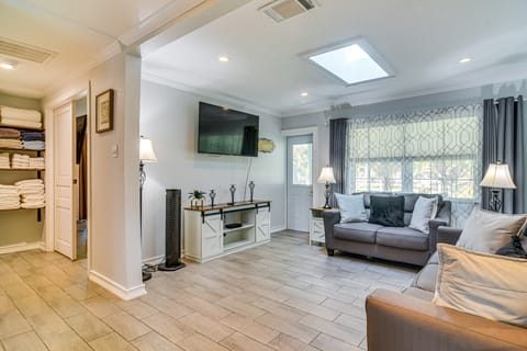 Hot Tub & Fenced Yard: Tranquil Home in Valrico! House in Valrico