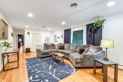 < 1 Mi to Main St: Rural Gem in Cherry Valley House in Capital District, NY, USA