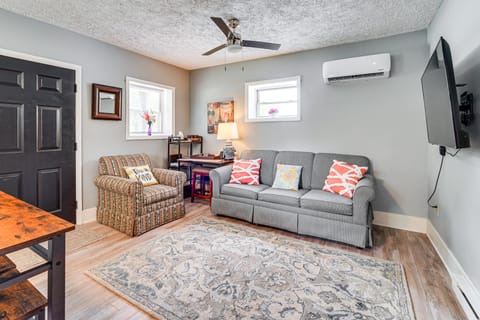 Hike to Hot Springs! Monterey Cabin on 4 Acres House in Shenandoah Valley