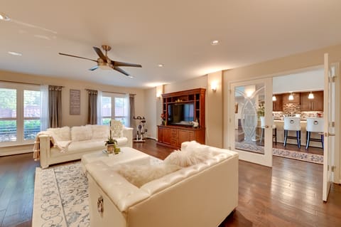 7 Mi to Lewisville Lake: Spacious Denton Home House in Lake Lewisville