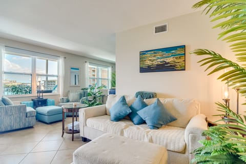 Condo Across From Clearwater Beach Boardwalk Apartment in Clearwater Beach
