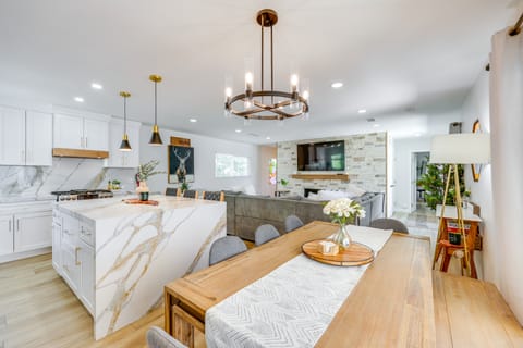 Walk to The Village Shops/Eats: Big Bear Lake Home House in Big Bear