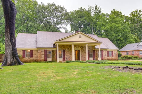 Walk to Graceland: Spacious Memphis Home! House in Memphis
