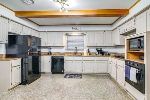 Walk to Graceland: Spacious Memphis Home! House in Memphis