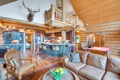 Sauna & Hot Tub: Mtn-View Retreat in Silverthorne! House in Silverthorne