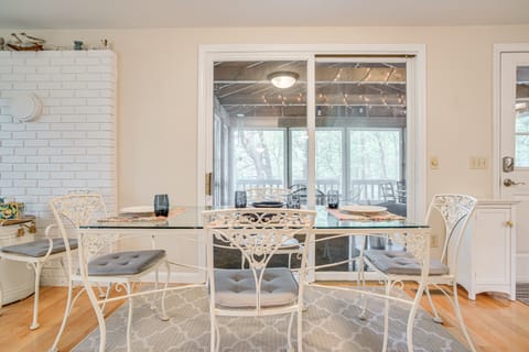 1/2 Mi to Cooks Brook Beach: Cape Code Gem w/ Deck House in North Eastham