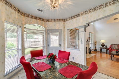 12 Mi to Dtwn Houston: Family-Friendly Home! House in Cloverleaf