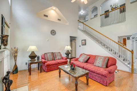 12 Mi to Dtwn Houston: Family-Friendly Home! House in Cloverleaf