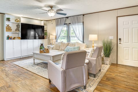 12 Mi to Possum Kingdom Lake: Graford Getaway! House in Texas