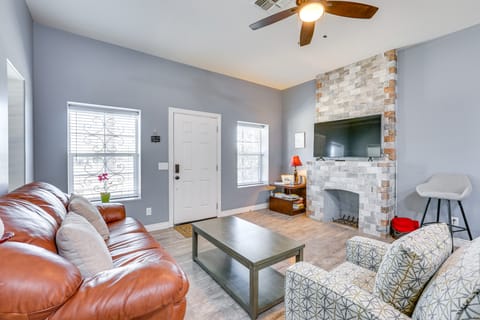 Apartment 2 Mi to Chase Field & PHX Arena! Apartment in Estrella Village