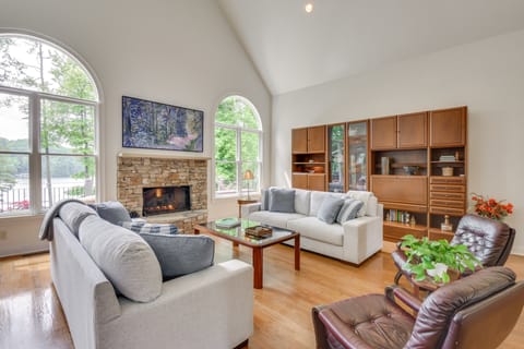 Home on Lake Lanier w/ Dock & Water Views House in Lake Lanier