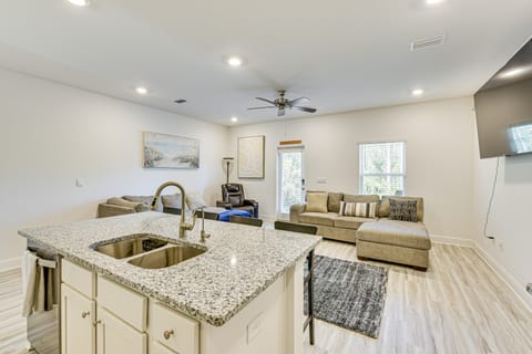 Golf, Hike & Unwind: Santa Rosa Home w/ Patio Apartment in South Walton County
