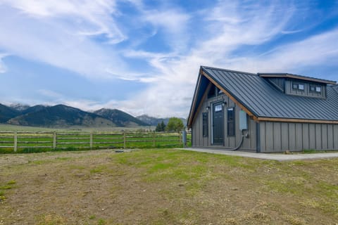 1/2 Mi to Ruby River: Cabin w/ Trail Access! House in Idaho