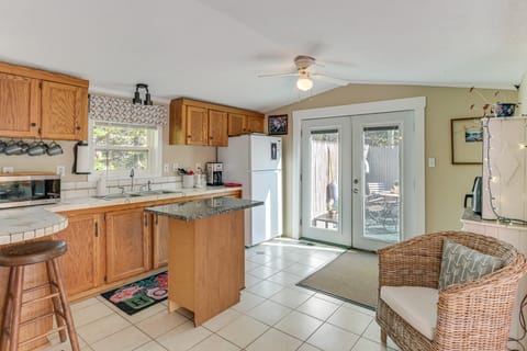 13 Mi to Acadia: Artistic Retreat in Nature House in Trenton