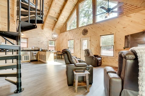 Sip, Hike & Explore: Sleek Retreat in Cleveland! House in White County