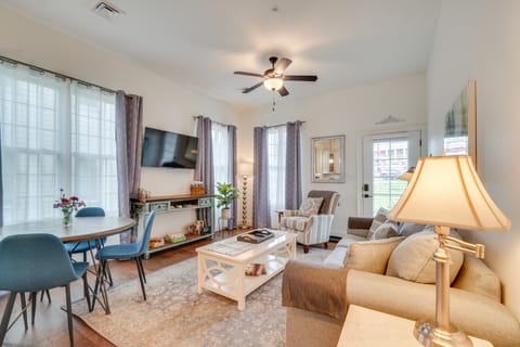 Walk to Historic Maryville: True Southern Getaway! Apartment in Maryville