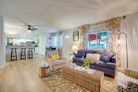 1 Mi to Reno-Sparks: Family Retreat w/ Fireplace! Apartment in Reno