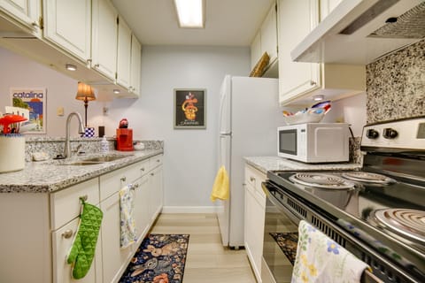 1 Mi to Reno-Sparks: Family Retreat w/ Fireplace! Apartment in Reno