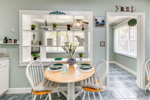 St Pete Beach Apartment | Near Corey Ave & Beaches Apartment in Saint Pete Beach