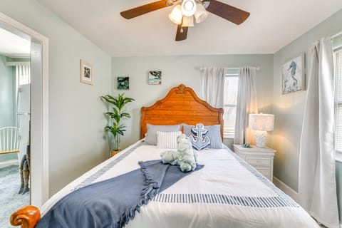 St Pete Beach Apartment | Near Corey Ave & Beaches Apartment in Saint Pete Beach