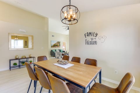 Sunny Skies & Disney Days: Davenport Home w/ Pool! House in Four Corners