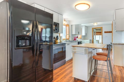 1 Mi to Shore: Lake Michigan Retreat w/ Game Room! House in Two Rivers