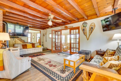 Hatfield Family Home on Lake Arbutus: Boat & Hike House in Wisconsin