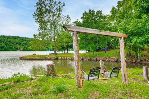 Hike, Swim & Fish: Lakefront Cabin in Roach! House in Lake of the Ozarks