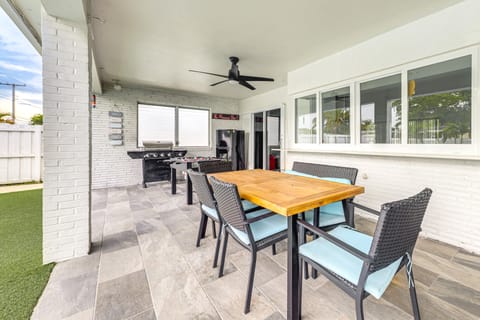 Outdoor Oasis, Games: Sleek Home 8 Mi to Hard Rock House in Hollywood