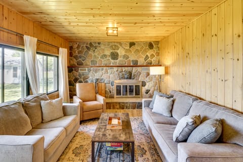 Hackensack Waterfront Retreat on Tenmile Lake House in Minnesota