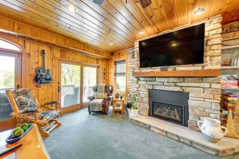 Charming Cottage: Steps to Lake Wandawega! House in Wisconsin