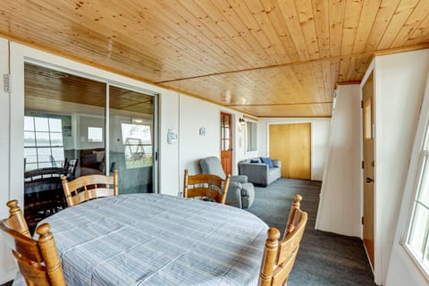 Baldwin Lakefront Home: ATV trails, firepit, fish Cottage in Michigan