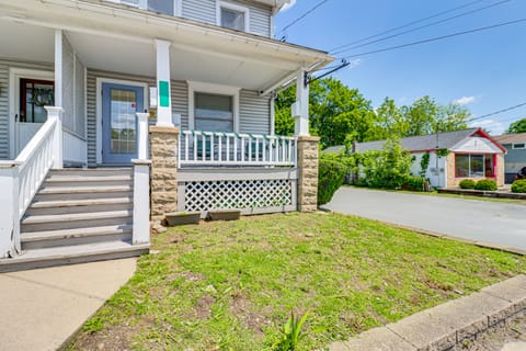 Walkable Abode in Stroudsburg's Business District! Apartment in Stroud Township