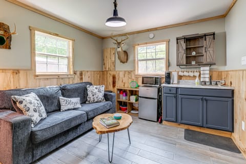 Virginia Nature Escape! Cozy Covington Cabin House in Shenandoah Valley