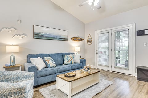 3 Mi to OWA: Modern Condo w/ Resort Pool! Apartment in Foley