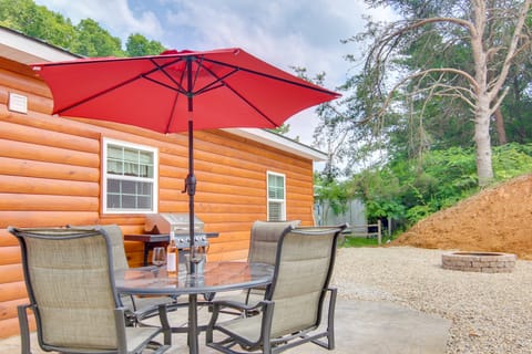 15 Mi to Pigeon River Rafting: Newly Built Cabin! House in Douglas Lake